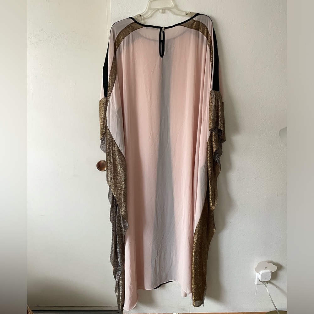 Luxury Pink and Gold Women's abaya kuftan dress - Picture 2 of 5